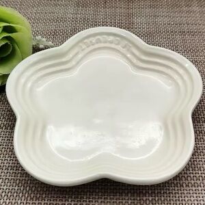 Le Creuset Stoneware Flower Petal Scalloped Trinket Dish Plate Tray